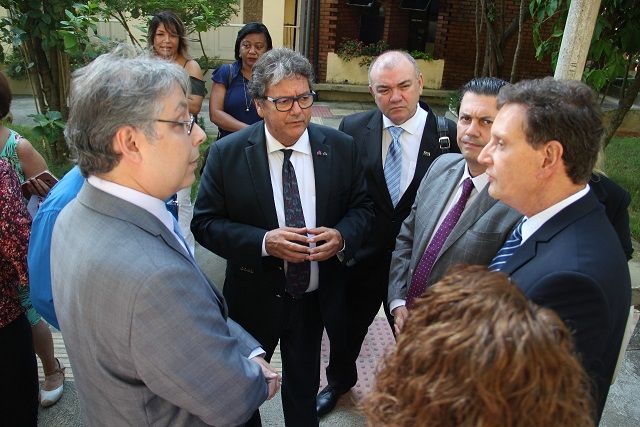 João Ricardo com o presidente e um dos diretores da EBSERH,  o deputado federal Otávio Leite e o prefeito Marcelo Crivella